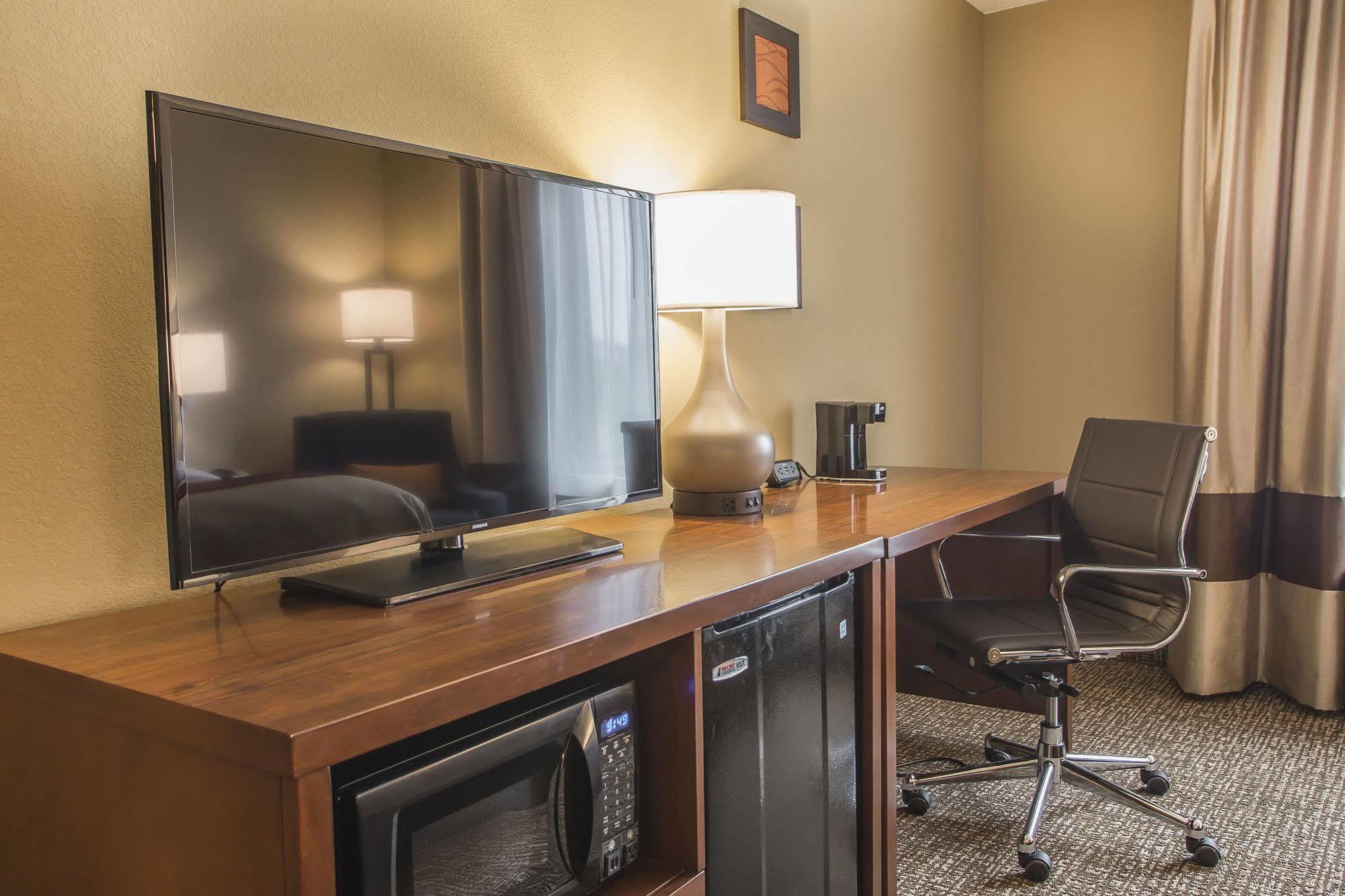 Comfort Inn Pa Turnpike - I-81 Карлайл Экстерьер фото